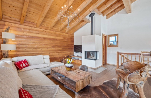 Chalet White Peak by Mrs Miggins