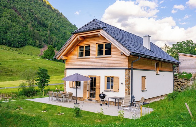 Chalet with Finnish sauna and views