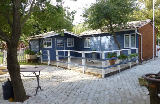 Chalet con piscina al pie de las gargantas regalón