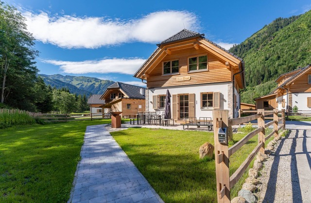 Chalet with sauna, hot tub and enclosed garden