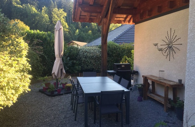 Chalet with unobstructed mountain views 15 minutes from Lake Annecy