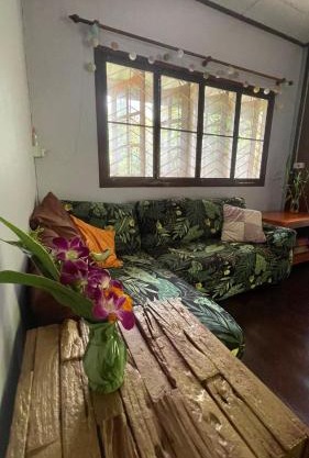 Chaloklum Cosy Cabin
