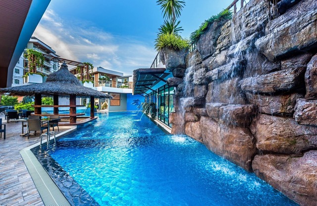 Chalong Miracle Lakeview Resort & Spa