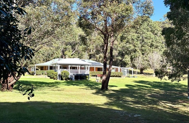Chalwell Lodge – your luxurious rural retreat nestled in the heart of Carlotta.
