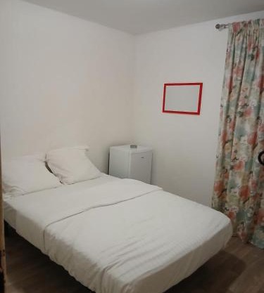 Chambre à 20 minutes de Paris TOUR EIFFEL, APPARTEMENT COMMUN
