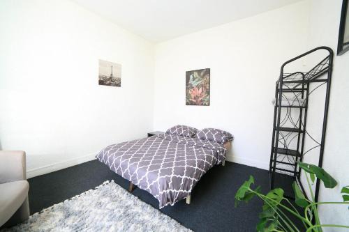Chambre 1, calme, 1 station de PARIS, bureau