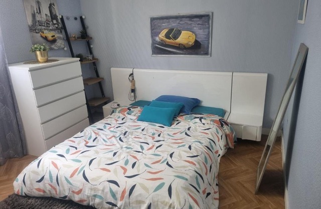 Chambre avec lit double