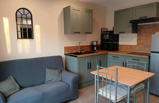 Chambre Chez L'habitant Avec Entrée et Salle D'eau Privées, 5 min de Carcassonne
