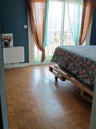 Chambre chez moi,chez vous vue sur les vignes