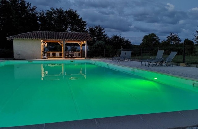Chambre D'hôtes Tournesol, Tout Confort, Piscine en Campagne Gersoise