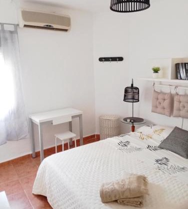 Chambre double dans maison villageoise à 150m de la PLage