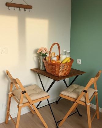 Chambre privée 350 m de la mer et proche et gr34 avec coin repas et micro onde