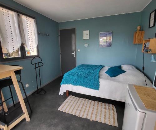 Chambre spacieuse climatisée sur la route des plages