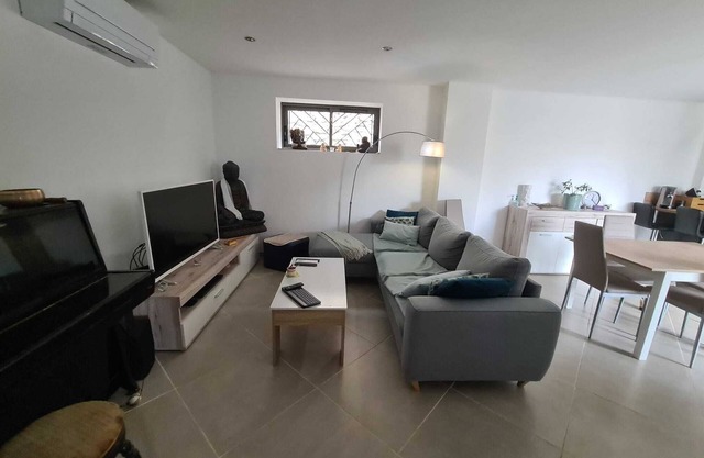 Alquilamos une habitación