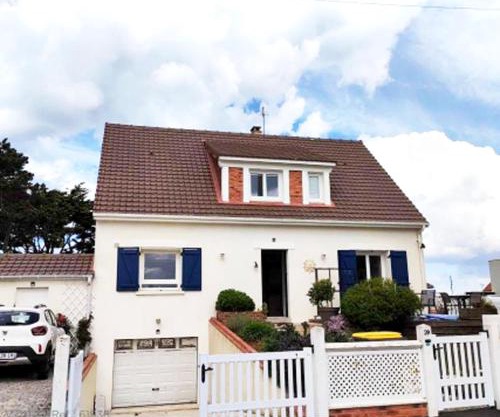 Chambres et piscine à Sword Beach-Colleville