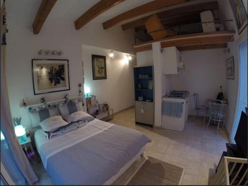 ChambreStudio bord de mer, Piscine