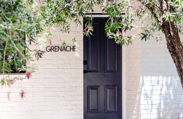 Chambr\xE9 Estate Grenache - spacious elegant luxury