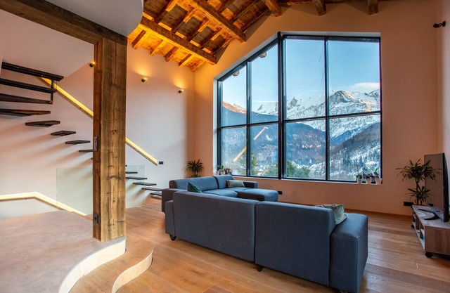 Chamonix Valley Chalet with spectacular views, large open plan modern