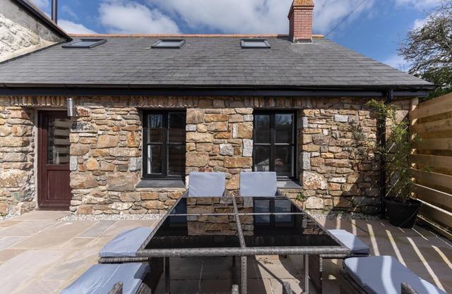 Modern and elegant rural retreat, sleeps 2+2