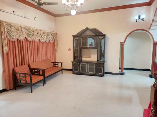 Chandra Villa