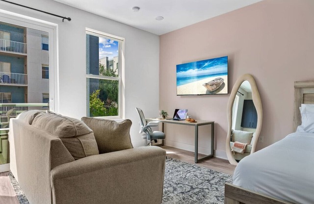 Channelside Studio: Perfect for Work Trips! DT