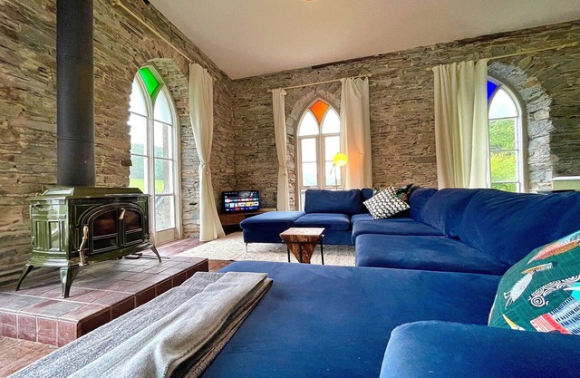 Capilla en Snowdonia con Jacuzzi y Sala de Juegos