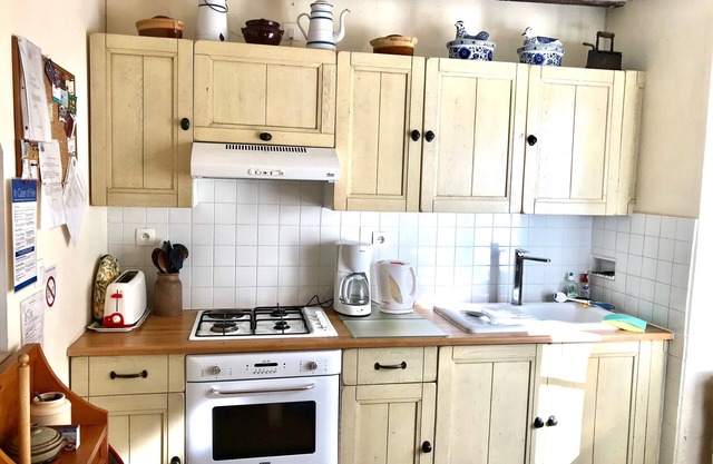 Casa de carácter, bellamente renovado, jardín privado con paredes, capacidad para 6