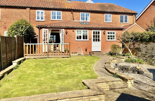 Character cottage in a beautiful North Norfolk village only 8 miles to the coast
