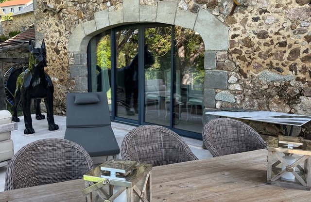 Character house in gourmet Aveyron