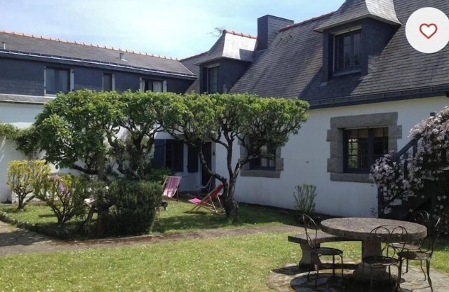 Casa de carácter con jardín de frutas