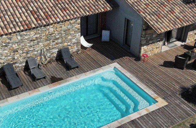 Villa de piedra de carácter, piscina privada