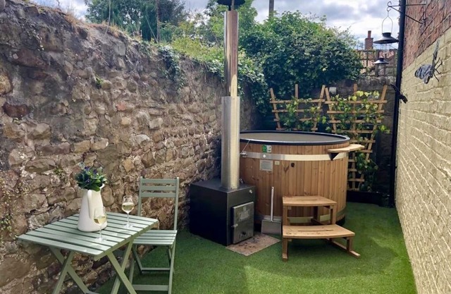 Casa con carácter con jacuzzi en el pueblo vibrante!