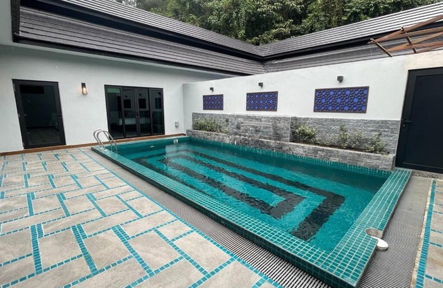 Charis Janda Baik Semi-D Villa 5:3 Bedrooms + Pool