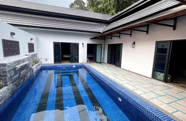 Charis Janda Baik Semi D Villa 6: 3 Bedroom + Pool