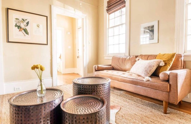 Historic Charleston Abode! Close to King St!