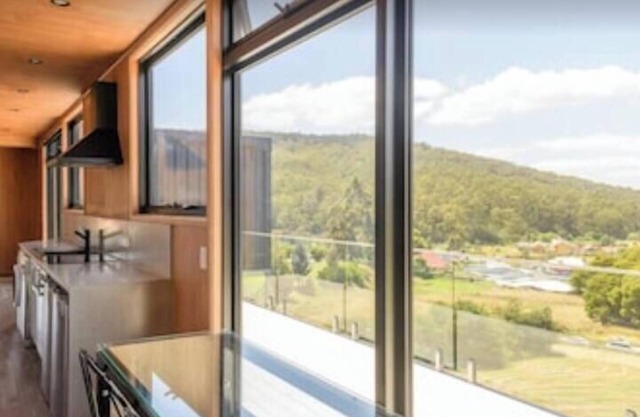 Charlie's Lookout- Cute and compact with stunning panoramic views