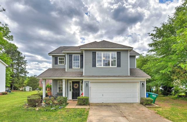 Charlotte Area Retreat Near Shopping & Dining!