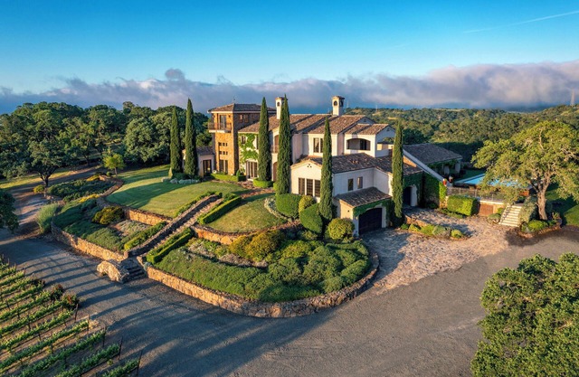 Charm of Villa Capricho - Private 25-acre Wine Country Estate w/ Pool, Vineyard