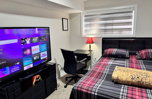 Charm Private Room in Beaumont near YEG Airport /Shared Bathroom/ Shared Kitchen
