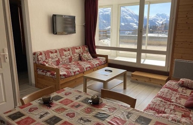 Charmant 2 pièces cabine avec véranda, terrasse exposée sud, proche des pistes et commerces, WiFi inclus - FR-1-262-76
