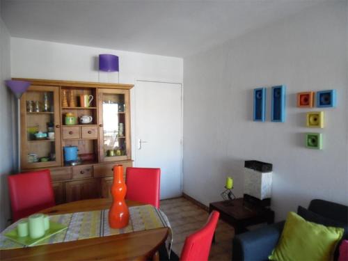 Charmant 2 Pièces Proche Plage avec Parking Privé - FR-1-750-102