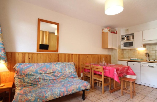 Charmant appart pour 4 au centre de Lanslevillard, balcon, parking - FR-1-508-201