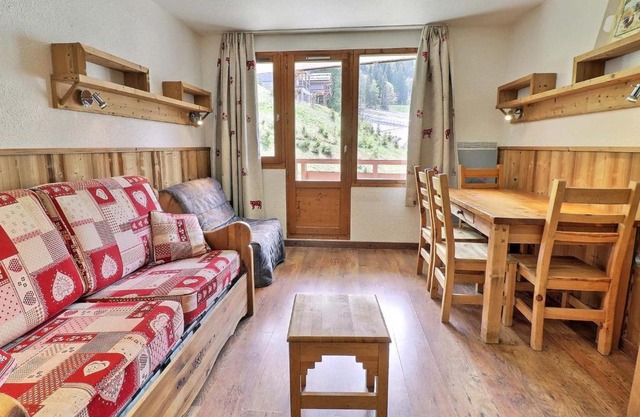 Charmant Appartement 2 pièces - 31m², Balcon, La Tania - Accès Direct aux Pistes, 4 Pers. - FR-1-182A-43