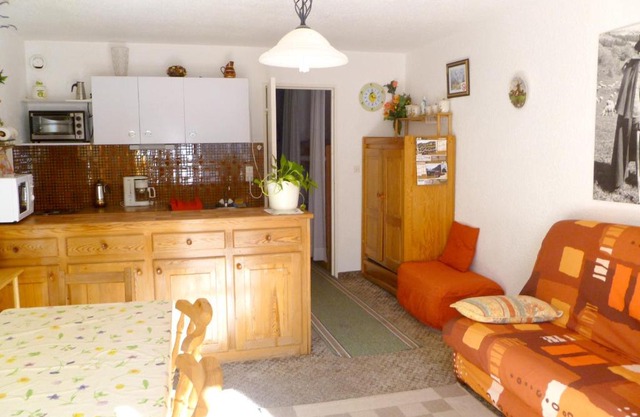 Charmant appartement à Enchastrayes 38 m² avec vue montagne