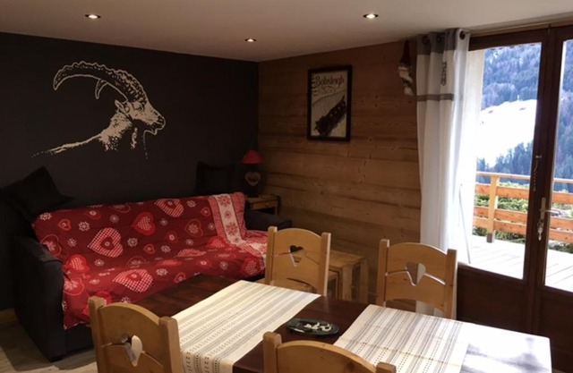 Charmant T2 avec terrasse ensoleillée, proche navette, animaux admis, parking - FR-1-467-32