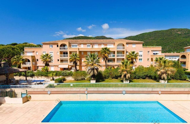 Charmant T2 à 750m de la plage | Piscine sur place