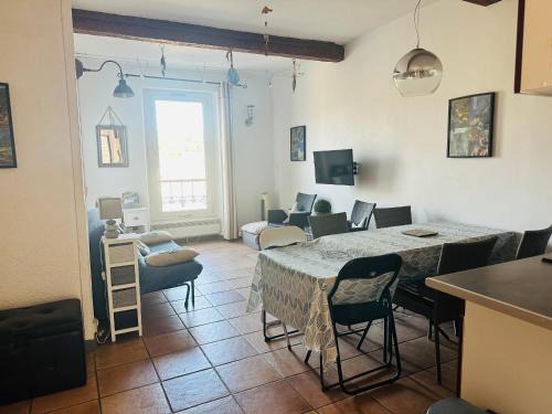 Charmant T2 Méditerranéen à deux pas des quais – Port-Vendres - FR-1-309-436