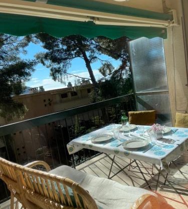 Charmant T3 au milieu des pins, terrasse sud, vue mer, plage à pieds, fibre et garage privé inclus