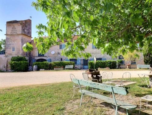 Charmante maison en Camargue avec piscine partagée