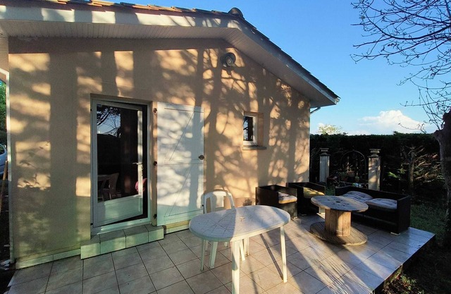 Charmante Maison, Cuisine Équipée, Joli Environ